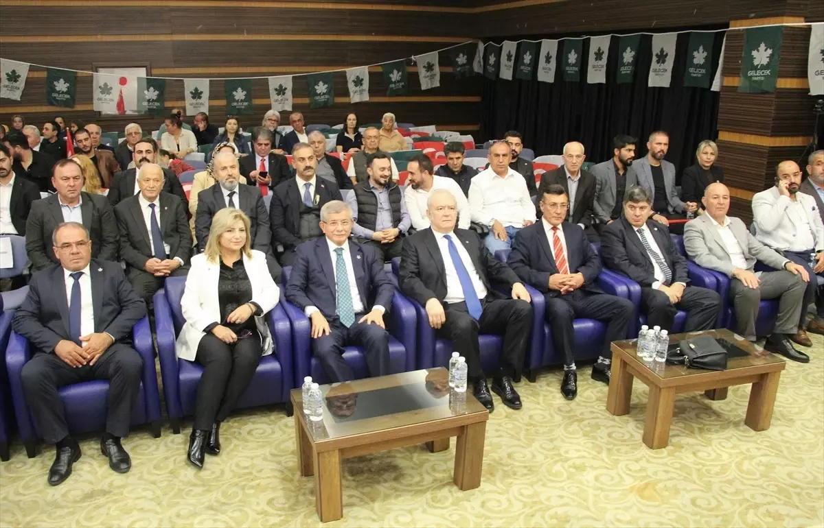 Gelecek Partisi Genel Başkanı Davutoğlu, partisinin Alanya ilçe kongresine katıldı
