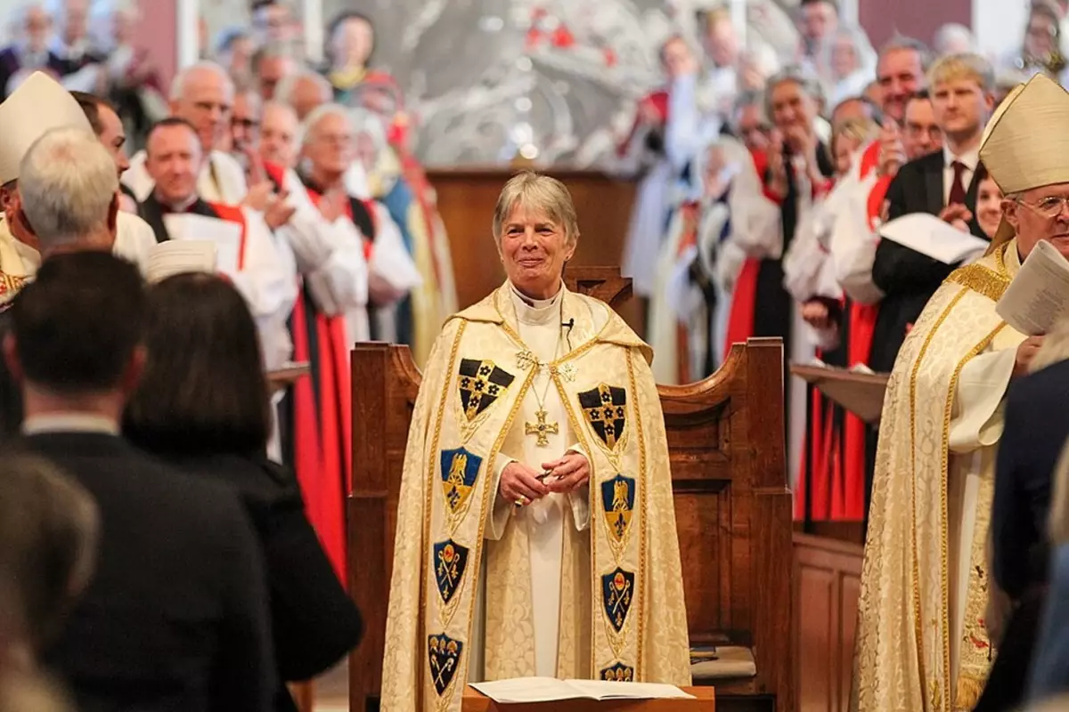 İngiltere\'de bir ilk: Cherry Vann, Galler\'in ilk açık eşcinsel başpiskoposu oldu