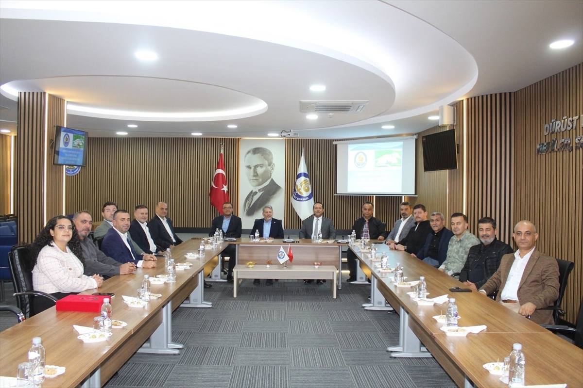 Uysal, Tarsus Ticaret Borsası\'nı Ziyaret Etti