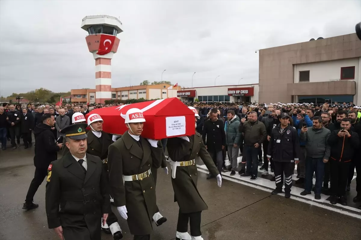 Şehit Altıok\'un cenazesi memleketi Samsun\'a getirildi