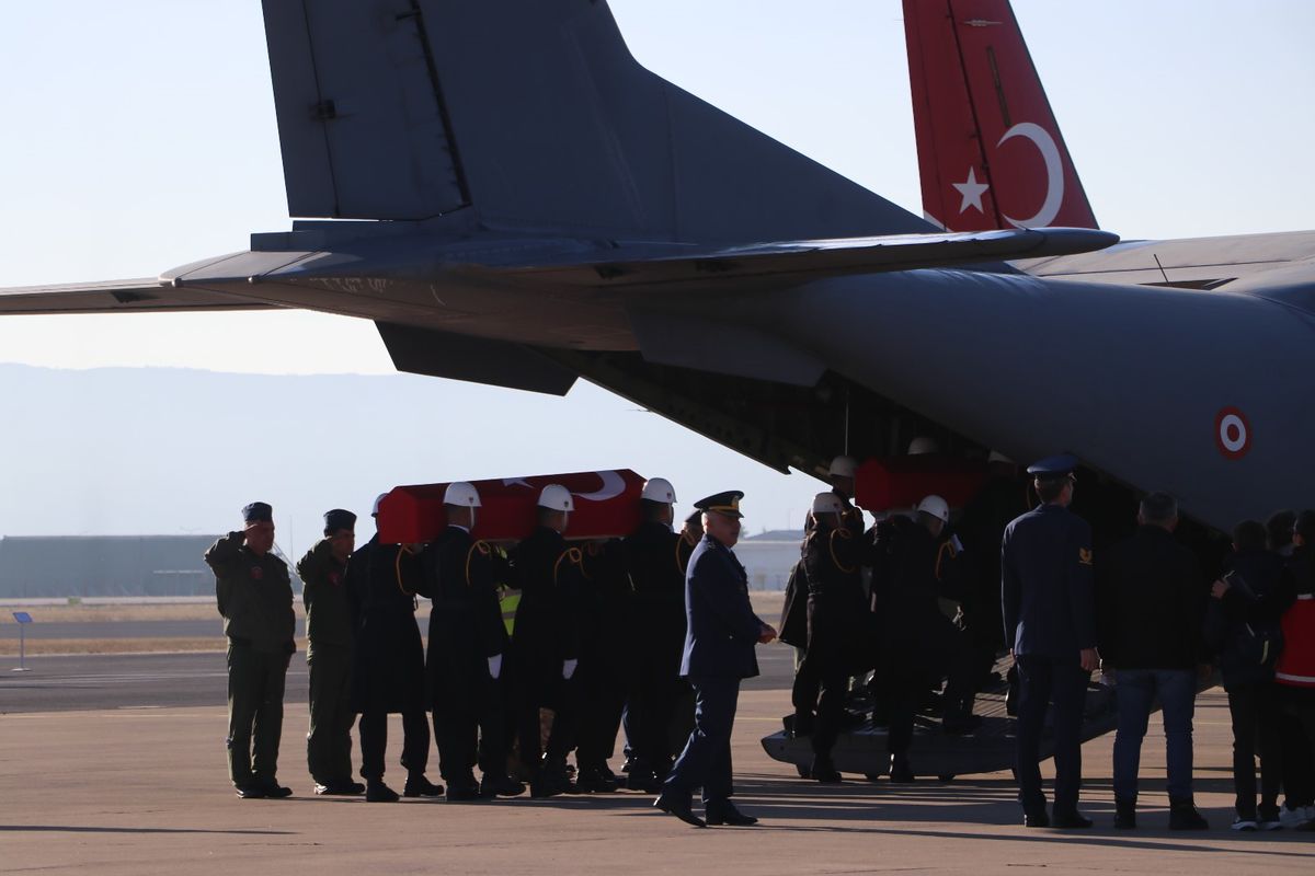 Şehitler memleketlerine uğurlandı