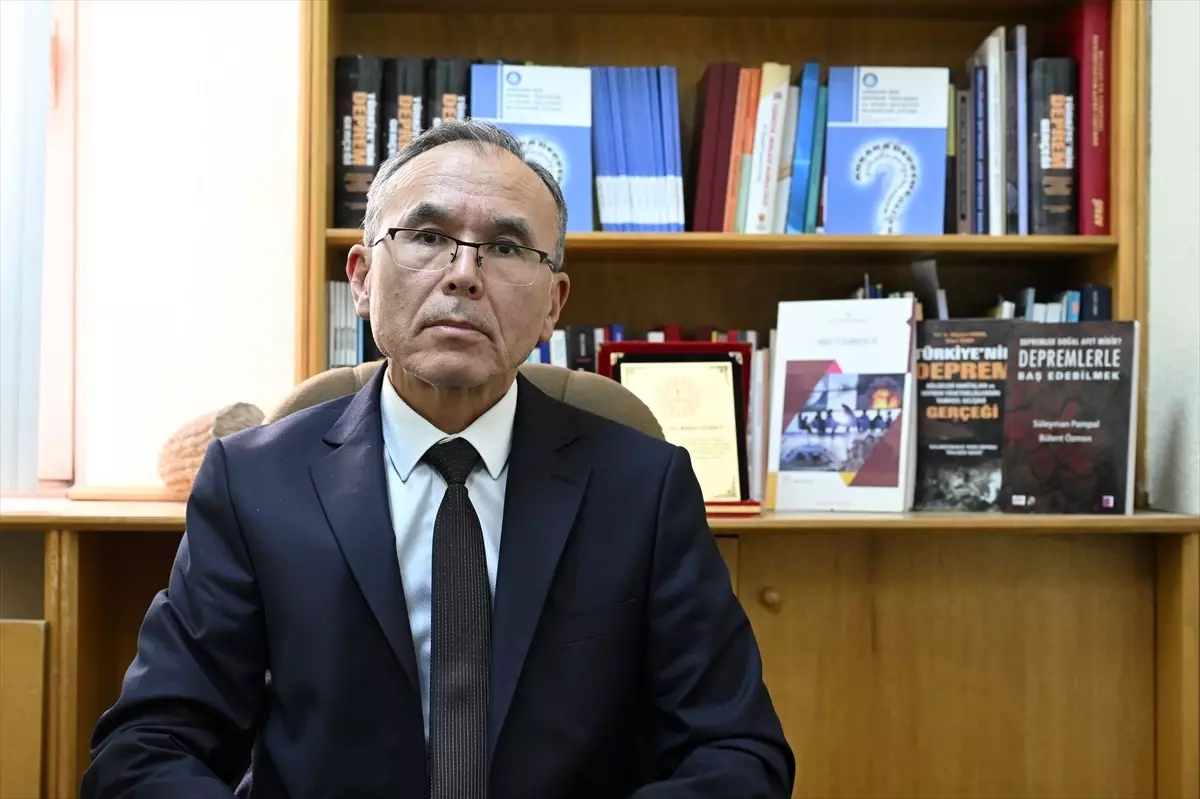 Sındırgı\'da Deprem Fırtınası