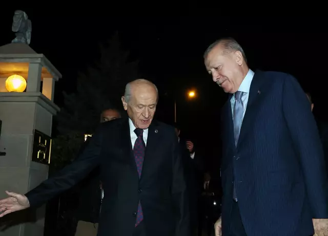 Tehlikeyi sezen Cumhurbaşkanı Erdoğan, MYK toplantısında partilileri uyardı