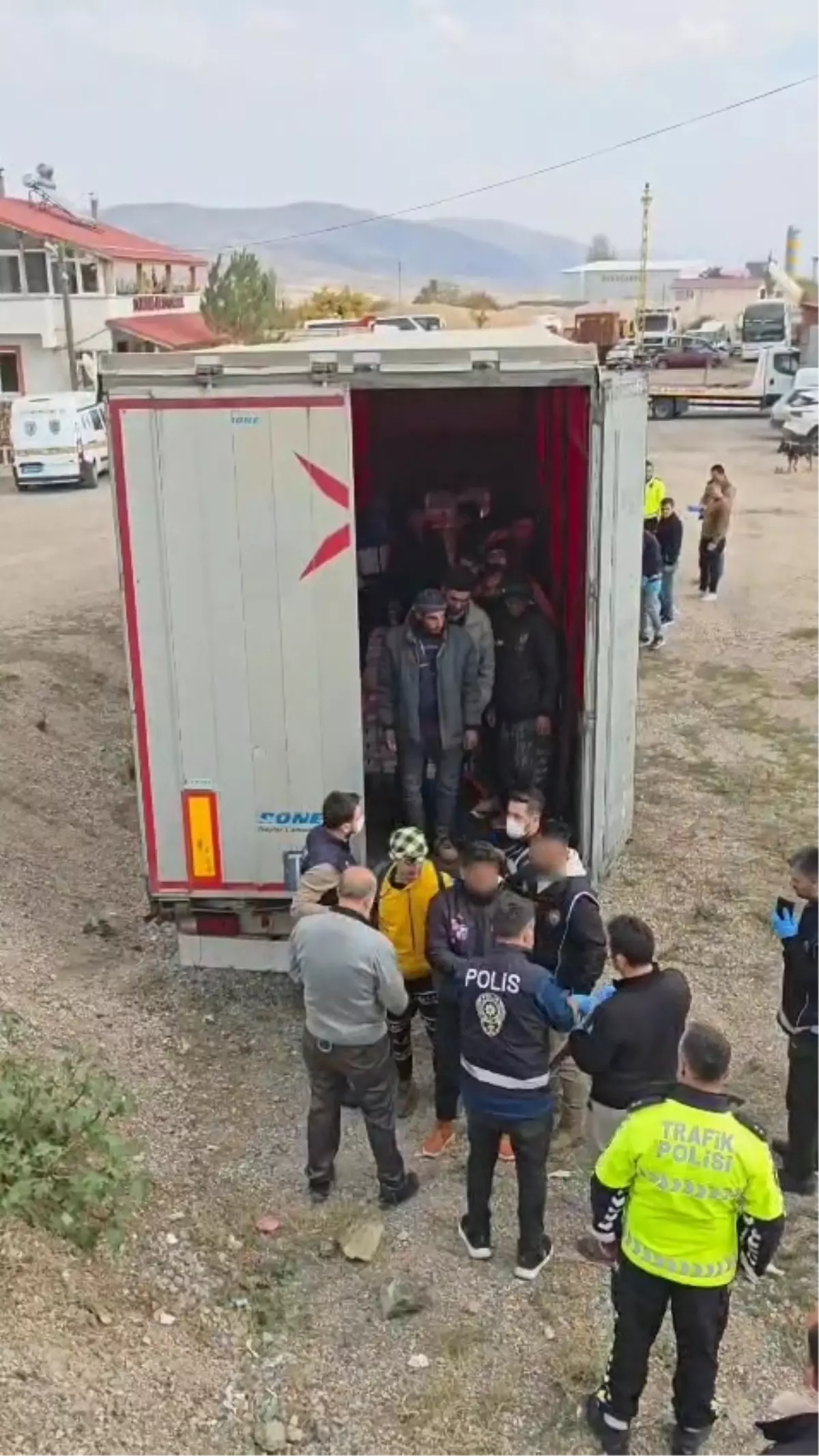 Sivas\'ta 18 Düzensiz Göçmen Yakalandı