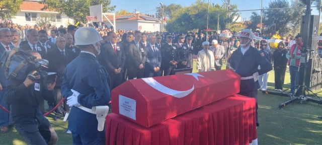 Türkiye şehitlerini uğurladı