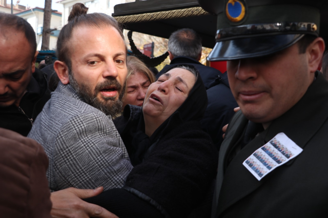 Türkiye şehitlerini uğurluyor! Devlet erkanı Ankara'daki törene katıldı