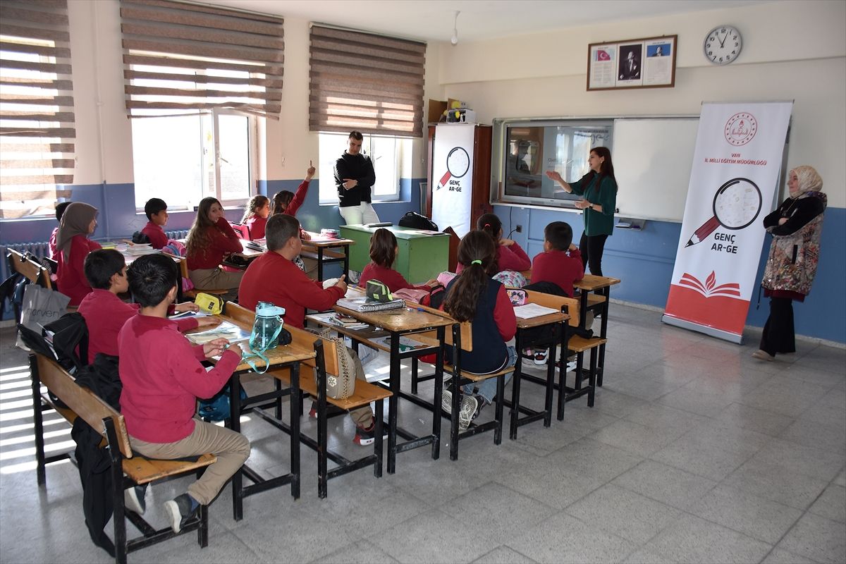 Van\'da Öğrencilere Yapay Zeka Eğitimi