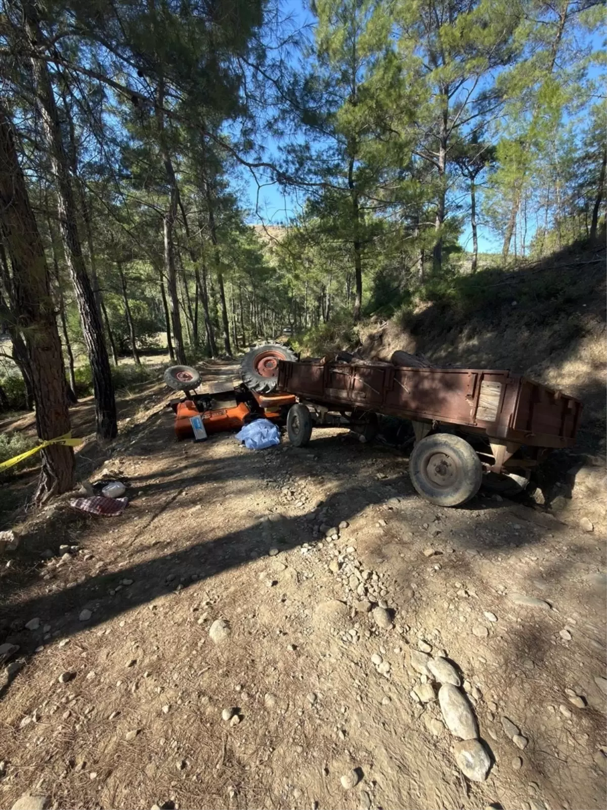 Traktör Devrildi: Sürücü Hayatını Kaybetti