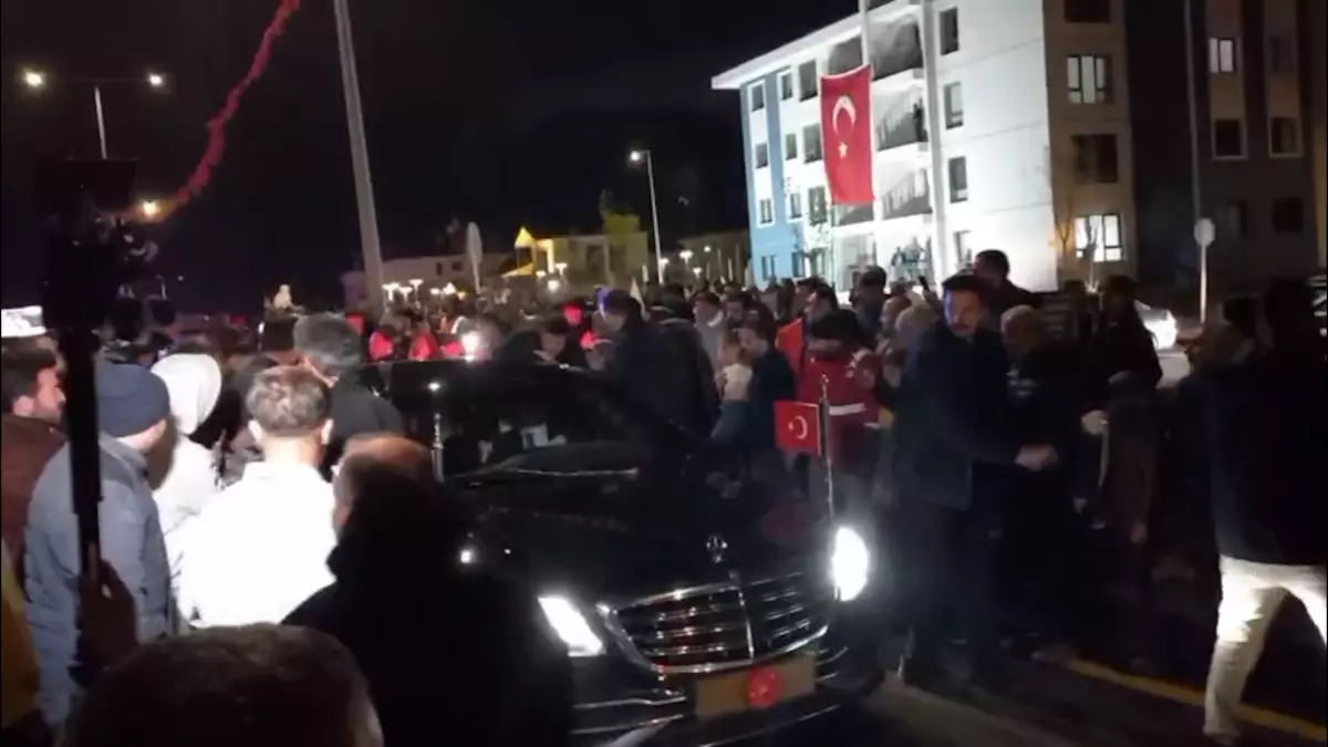 Cumhurbaşkanı Erdoğan: Her gün bir yalanı ortaya çıkıyor (2)
