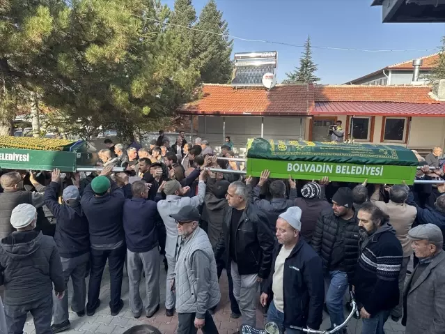 Gıda zehirlenmesi şüphesiyle ölen anne çocukları ile birlikte torağa verildi | Detaylı Analiz