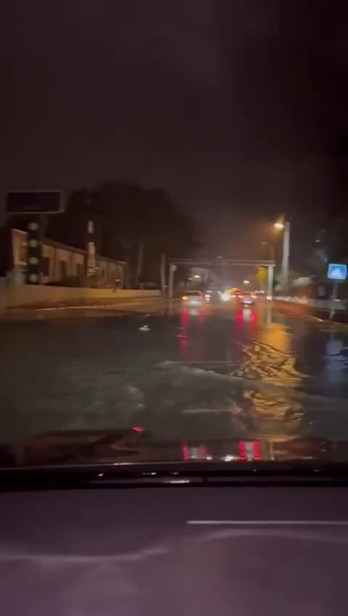 Hatay\'da Şiddetli Yağış Hayatı Olumsuz Etkiledi
