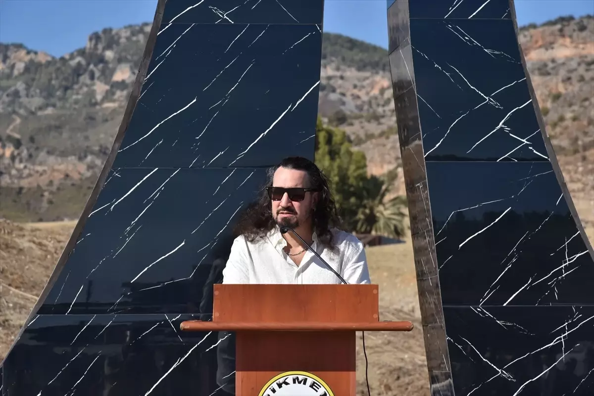 Sarı Çizmeli Mehmet Ağa Anıtı Açıldı