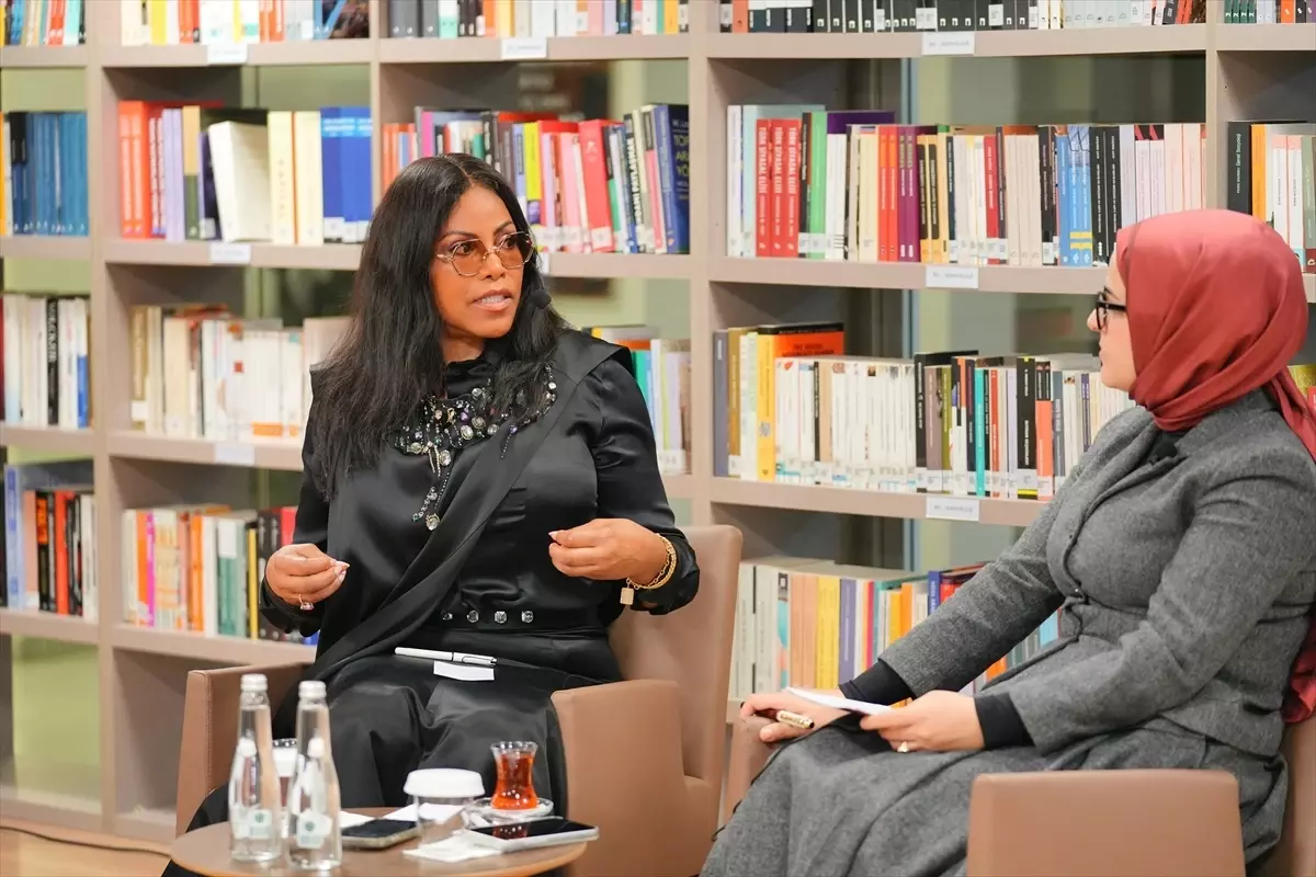 Malcolm X\'in kızı yazar Ilyasah Shabbaz, İstanbul\'da okurlarla bir araya geldi Açıklaması