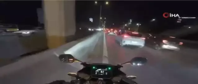 Maltepe'de motosikletin çarptığı trafik polisi yaralandı: Kaza anı kamerada | Flaş Gelişme