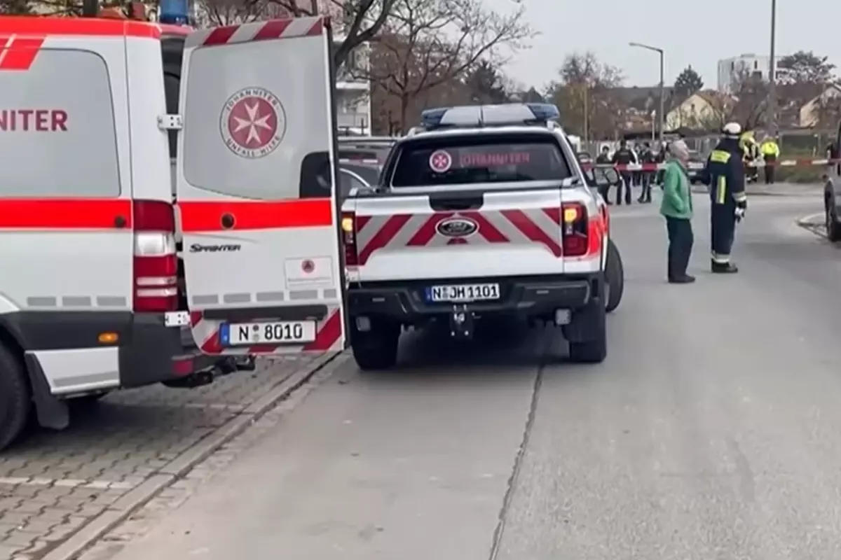 Avrupa\'nın en büyük kentinde bomba alarmı! 21 bin kişi tahliye edildi