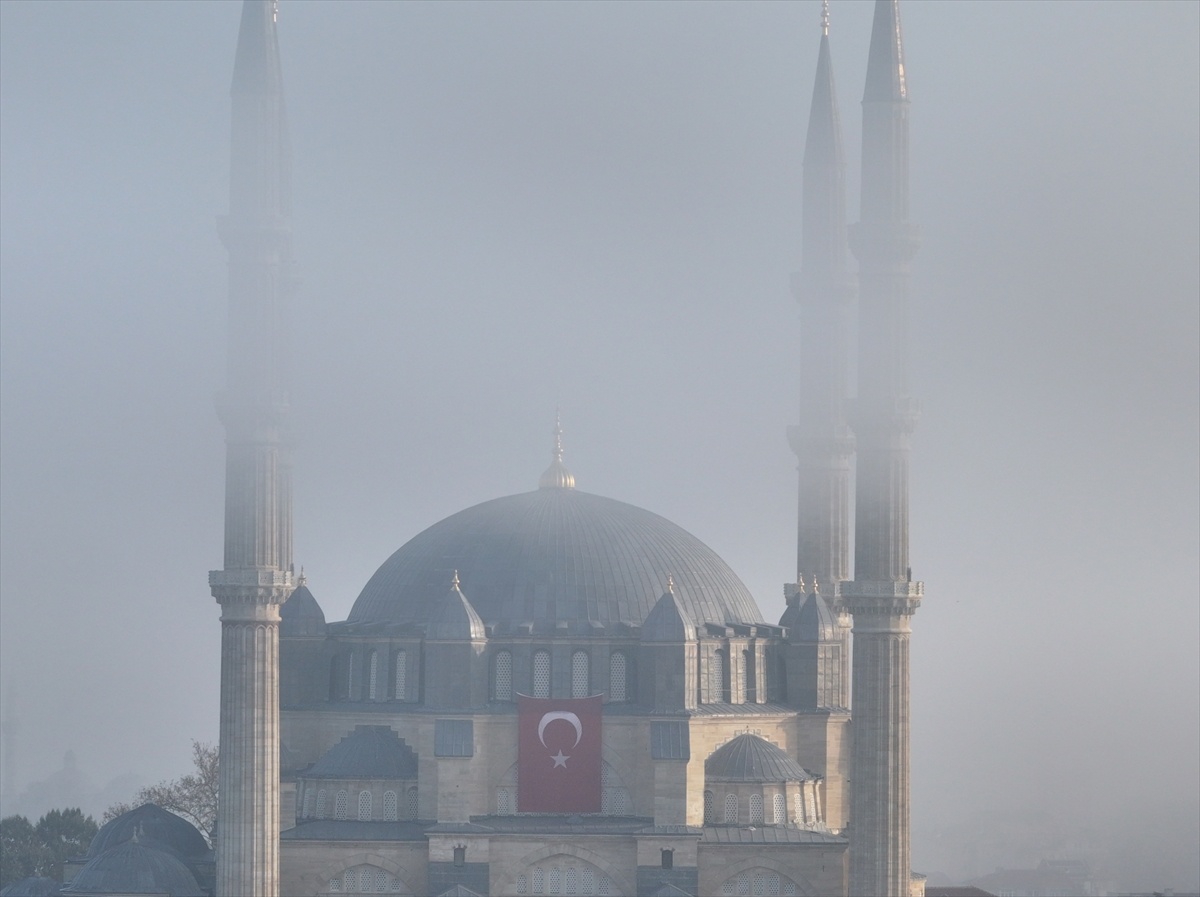 Edirne\'de Sisle Kaplı Selimiye Camii