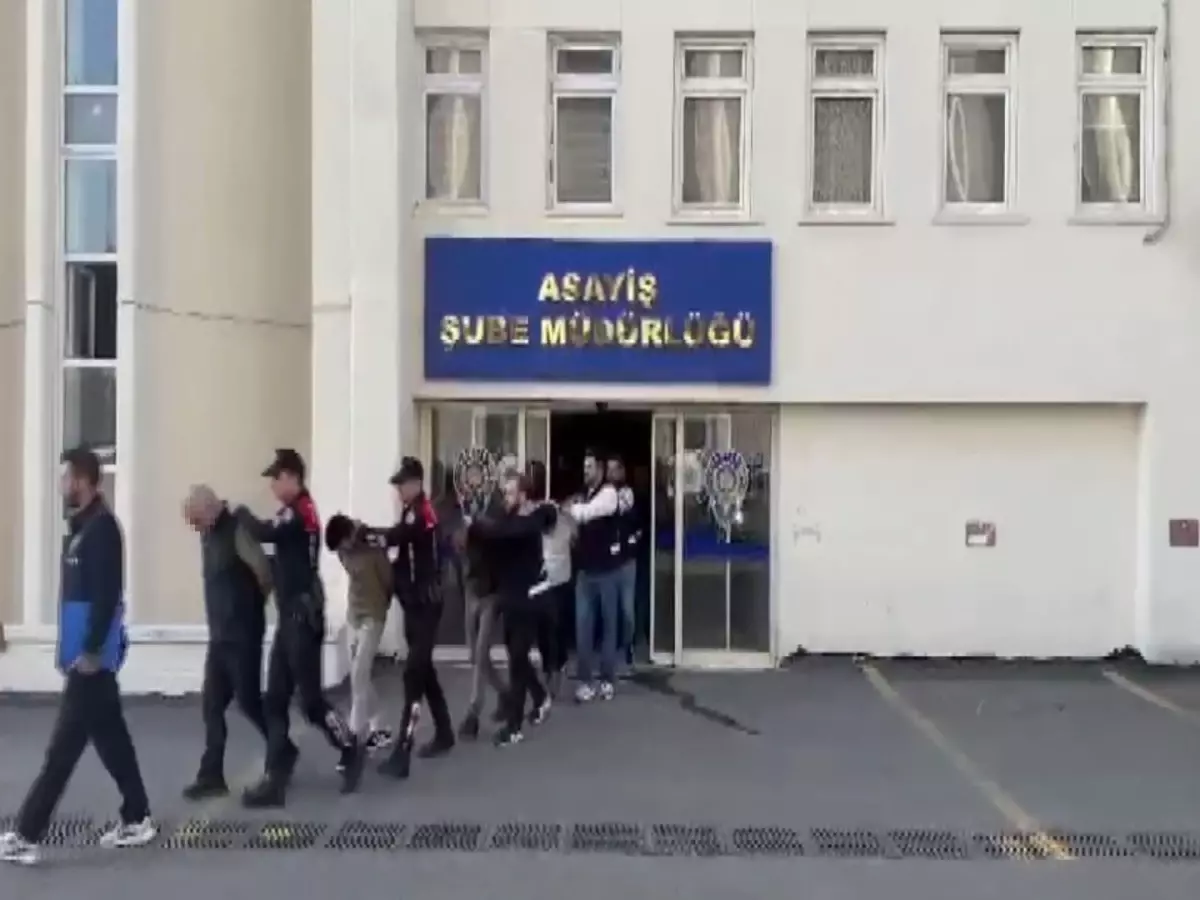 Ankara\'da "Aşk" tuzakları: 11 kişi fuhuş ve dolandırıcılıktan gözaltında