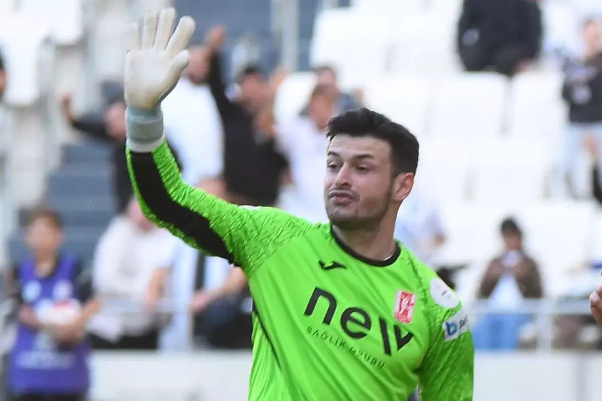 İki kalecisi de bahis listesinde! Şimdi gözler 19\'luk Talha\'ya çevrildi