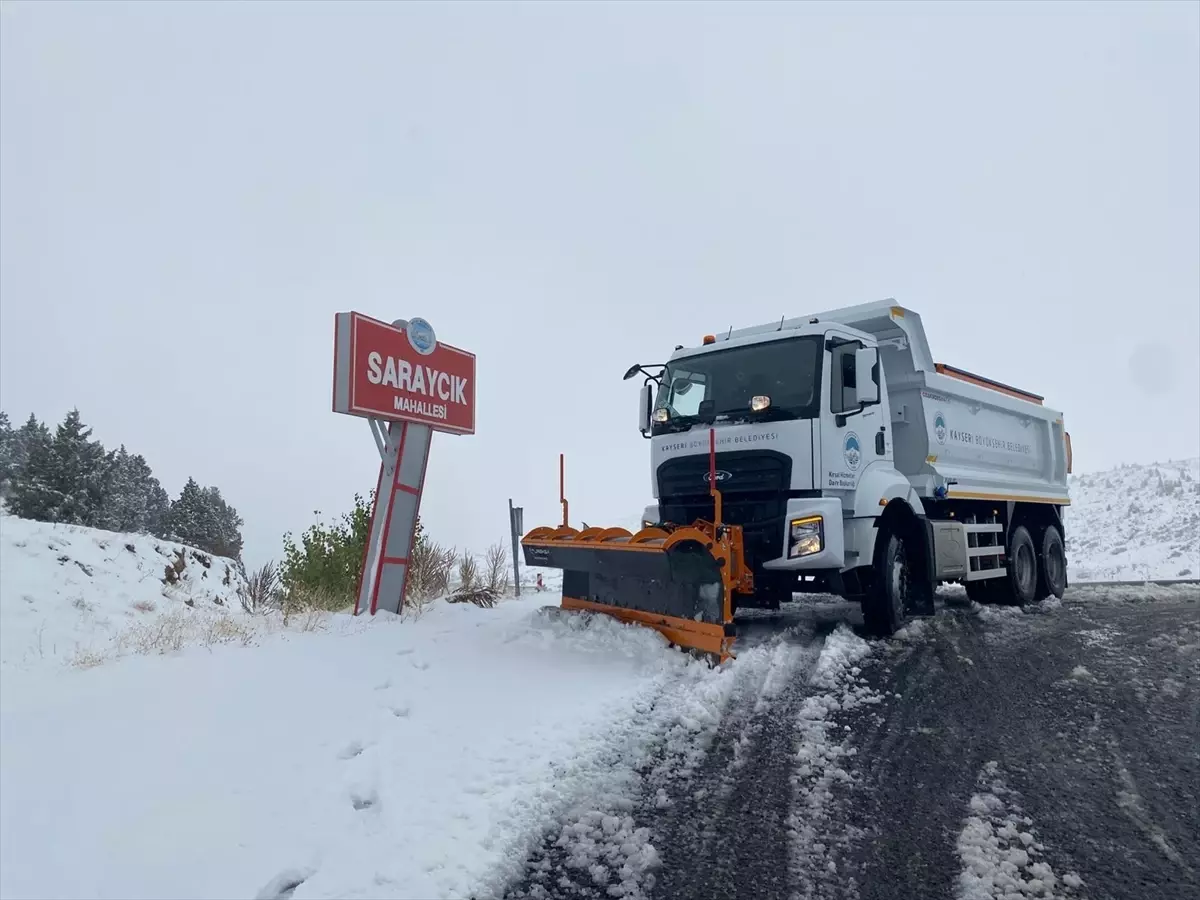 Kayseri\'de Kış Mücadelesi: 79 Araç ve 160 Personel