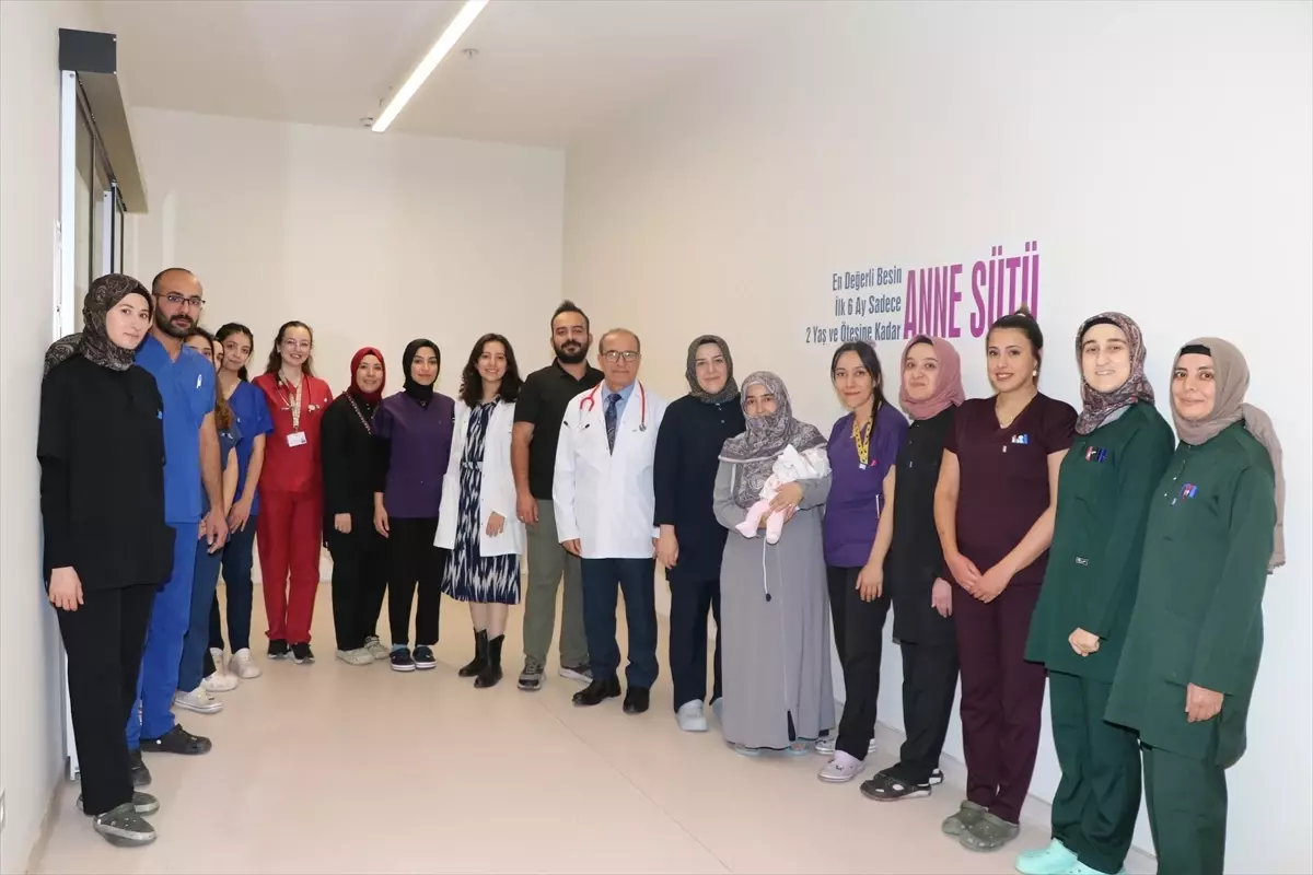 23 Haftalık Bebek Anne Kucağına Kavuştu