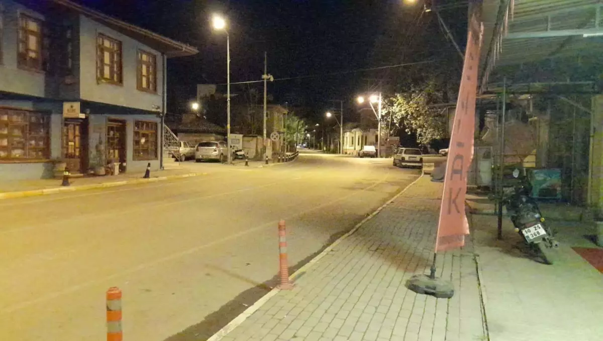 Sındırgı\'da 3.7 ve 4.0 büyüklüğünde iki deprem