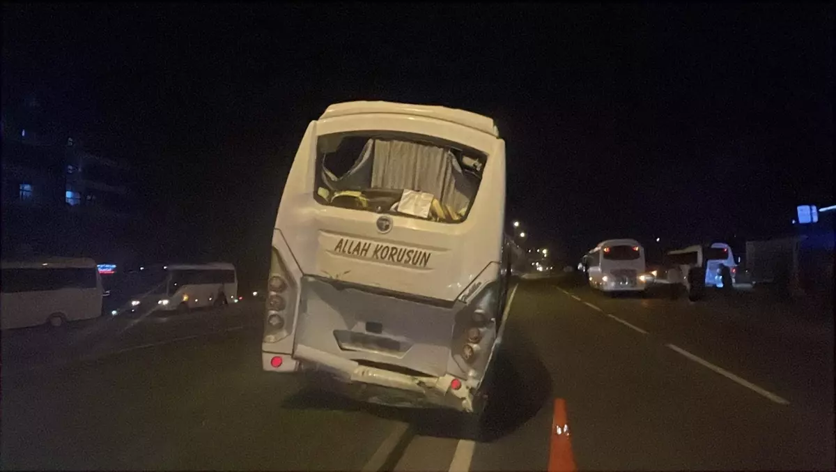 Bolu\'da İşçi Servisleri Kazası: 11 Yaralı