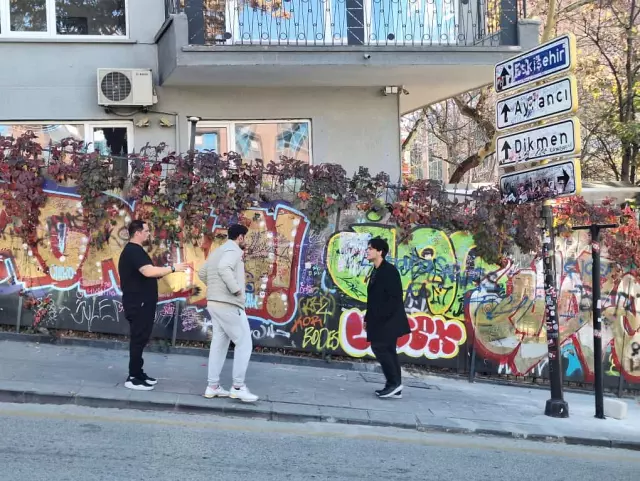 Bunu da gördük! 'Kızılay' tabelası akımı sırasında kişi bıçaklandı Bunu da gördük! 'Kızılay' tabelası akımı sırasında kişi bıçaklandı