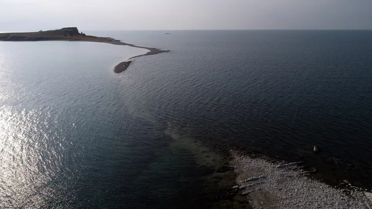 Çarpanak Adası\'nda Uyarı Levhaları