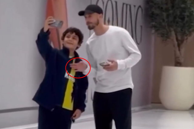 Cerny'nin Fenerbahçeli taraftarla fotoğraf çekilirken yaptığı hareket gündem oldu