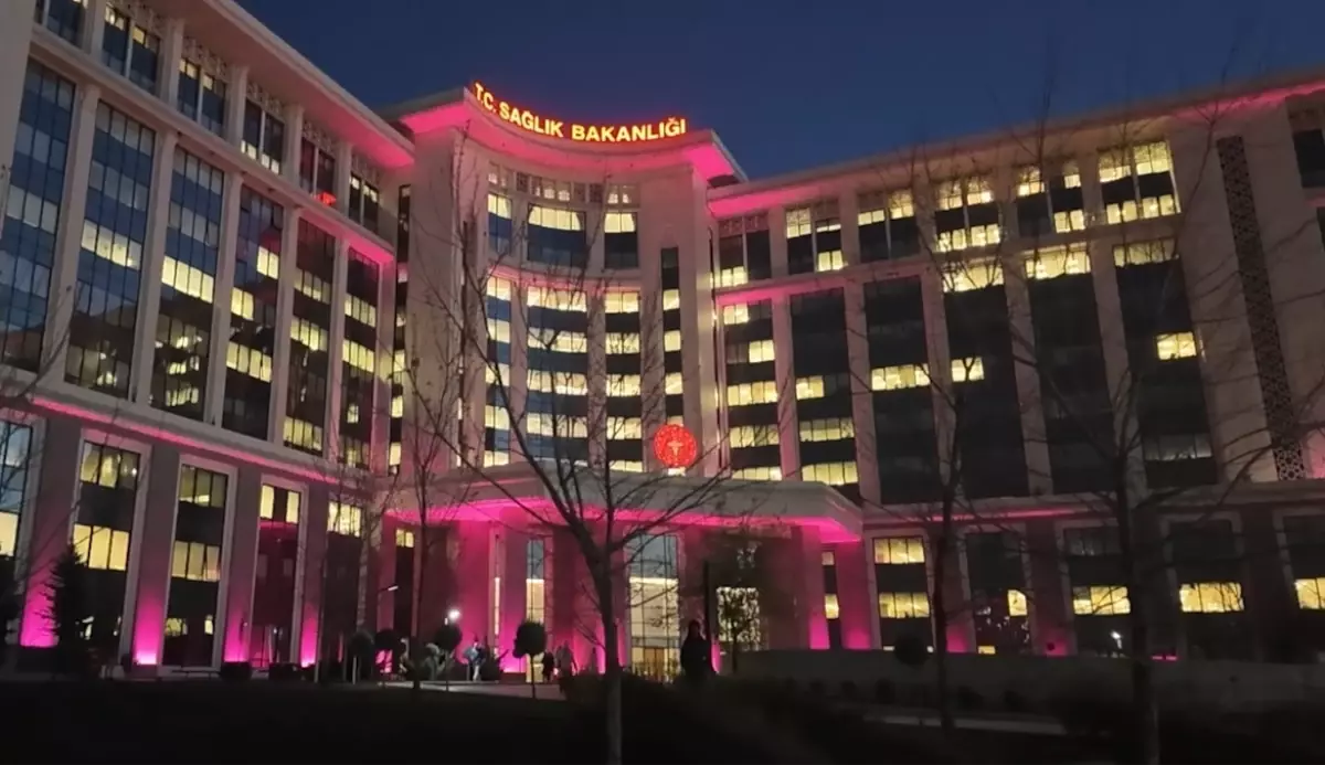 Dünya Prematüre Günü\'nde Mor Işık