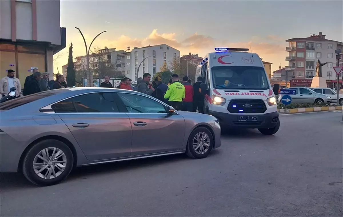 Gelibolu\'da meydana gelen kazada motosiklet sürücüsü yaralandı