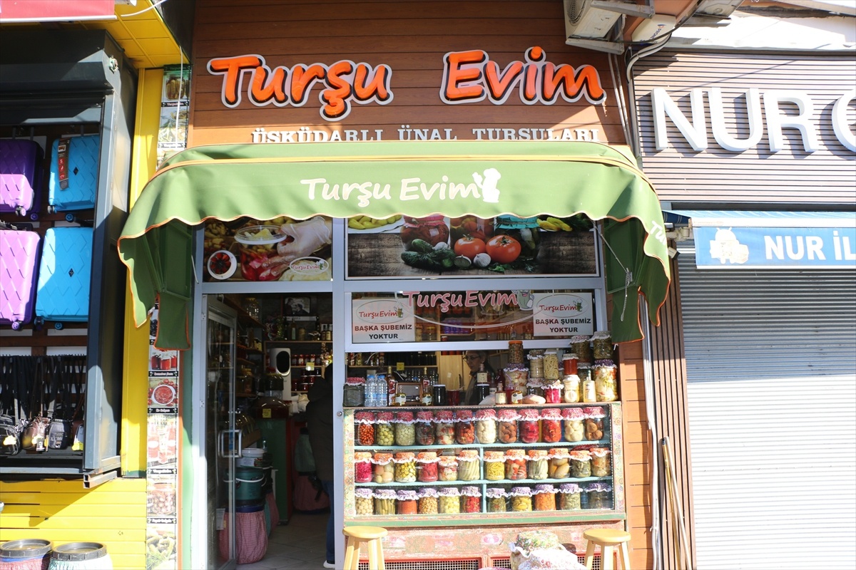 Boşanmış Çiftin Turşu Rekabeti