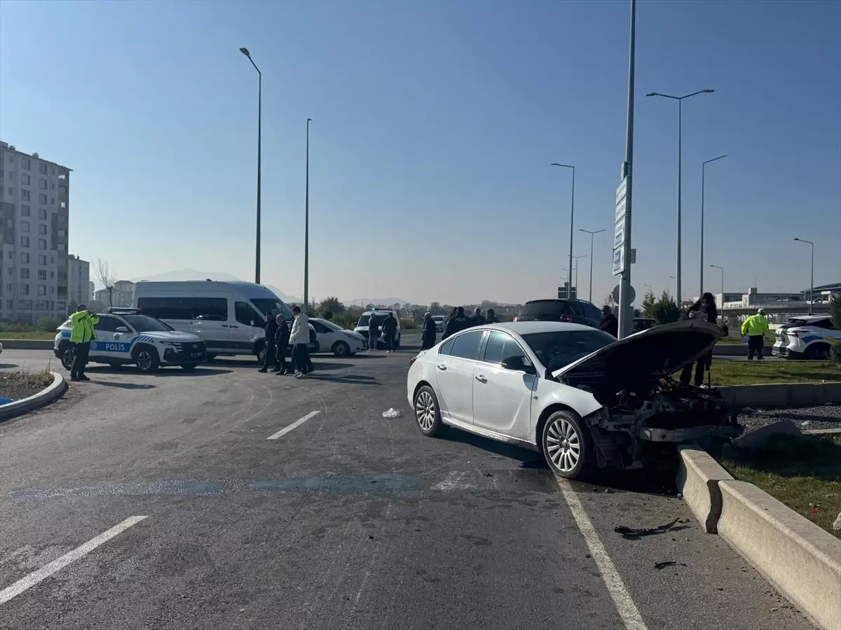 Kayseri\'de Trafik Kazası: 5 Yaralı