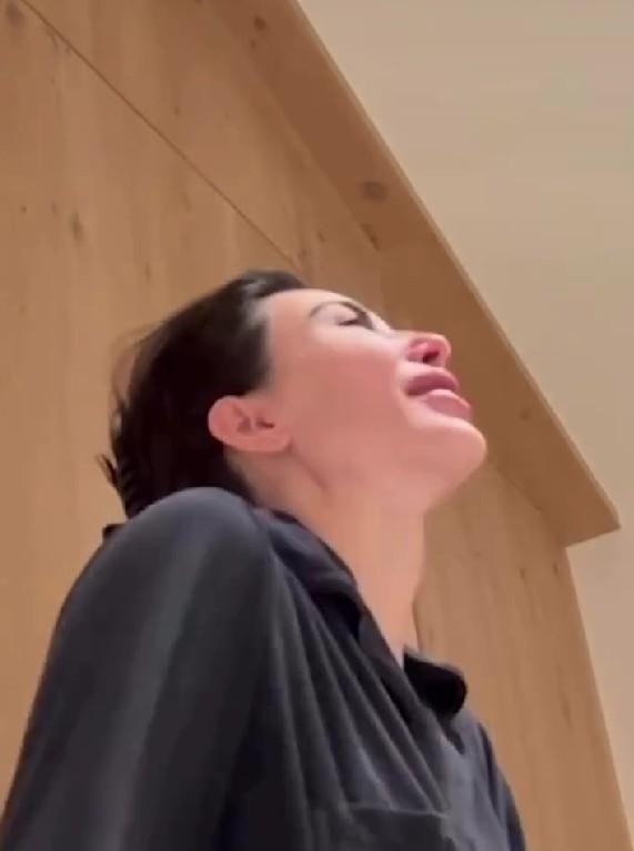 Kim Kardashian, hukuk sınavını geçemeyince gözyaşlarına boğuldu Kim Kardashian, hukuk sınavını geçemeyince gözyaşlarına boğuldu