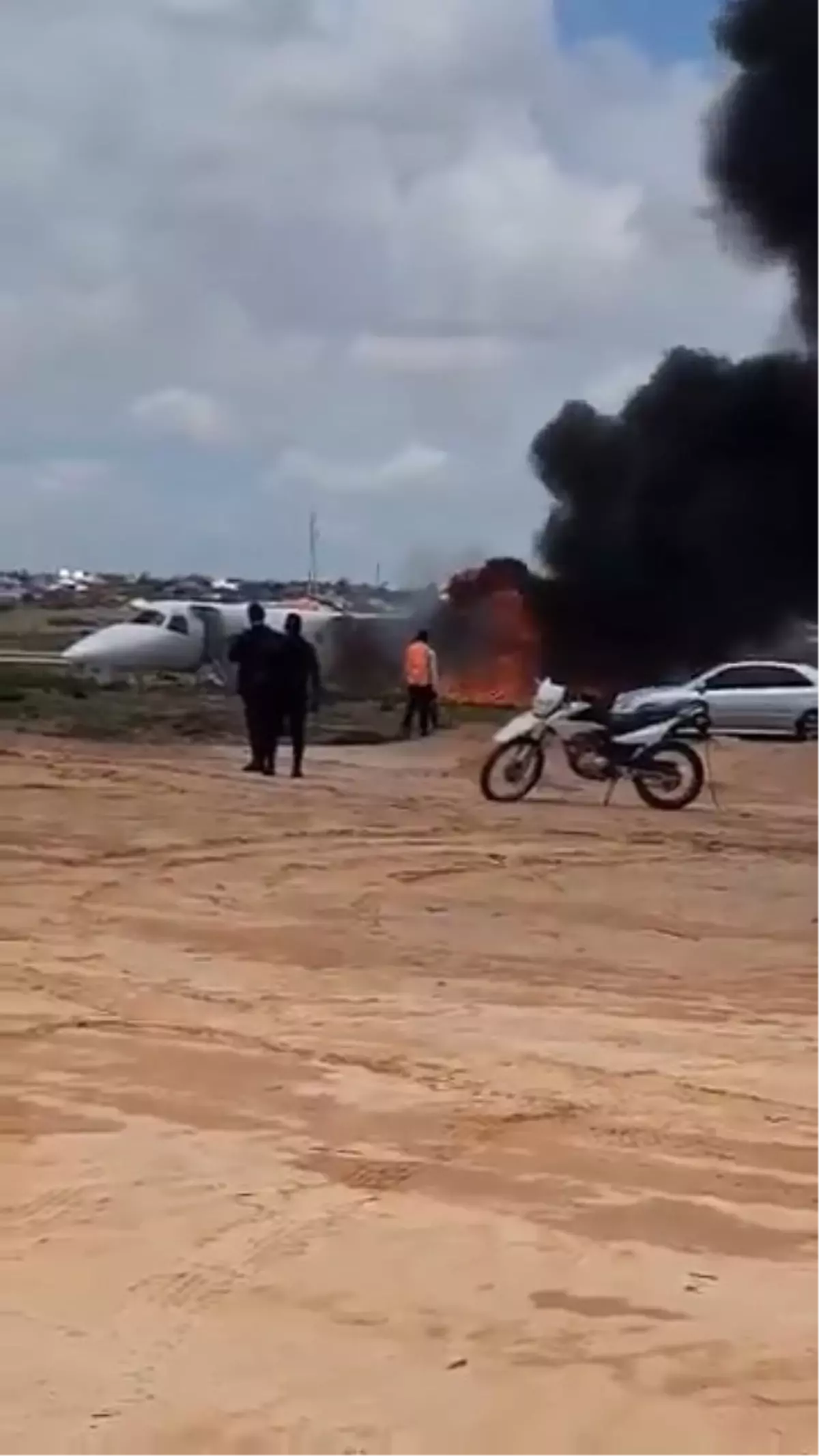 Kongo\'da Bakanın Uçağı Pistten Çıktı