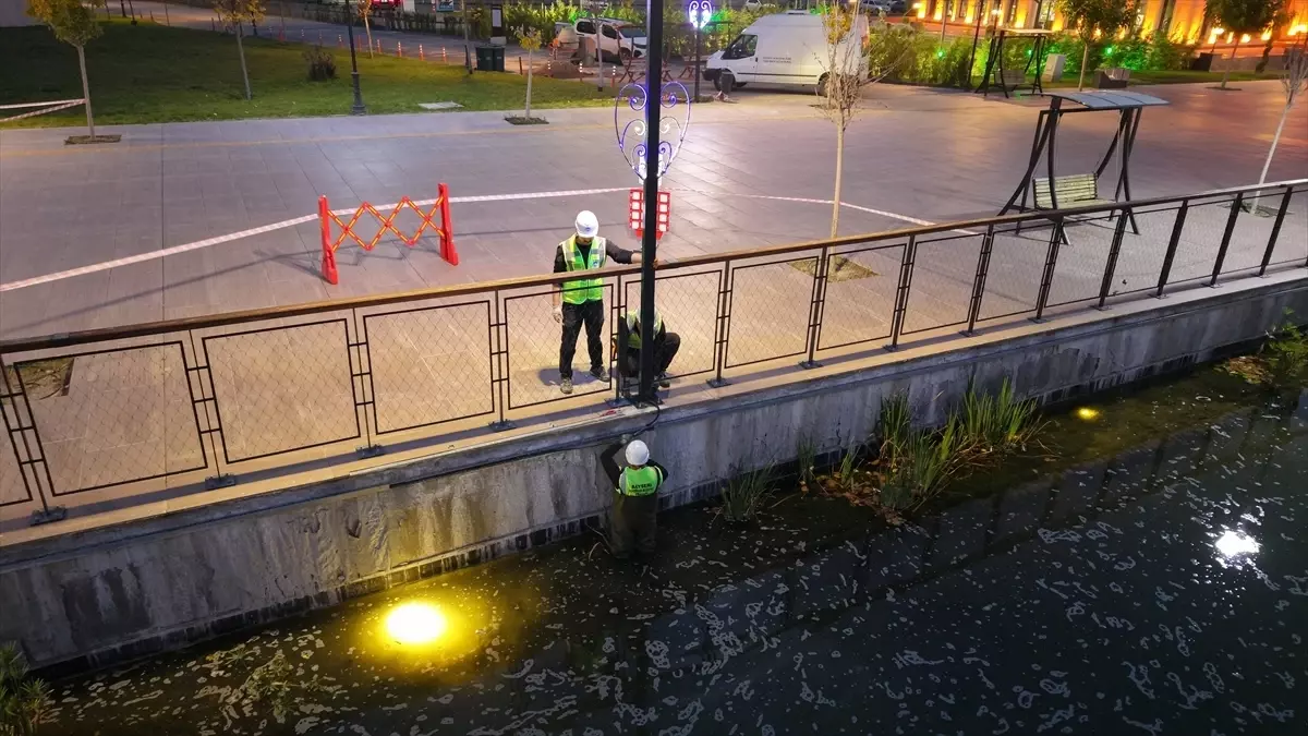 Recep Tayyip Erdoğan Millet Bahçesi\'ne ışıklandırma yapıldı