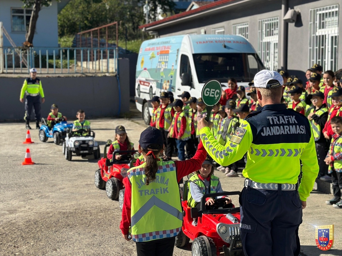Miniklere Trafik Eğitimi