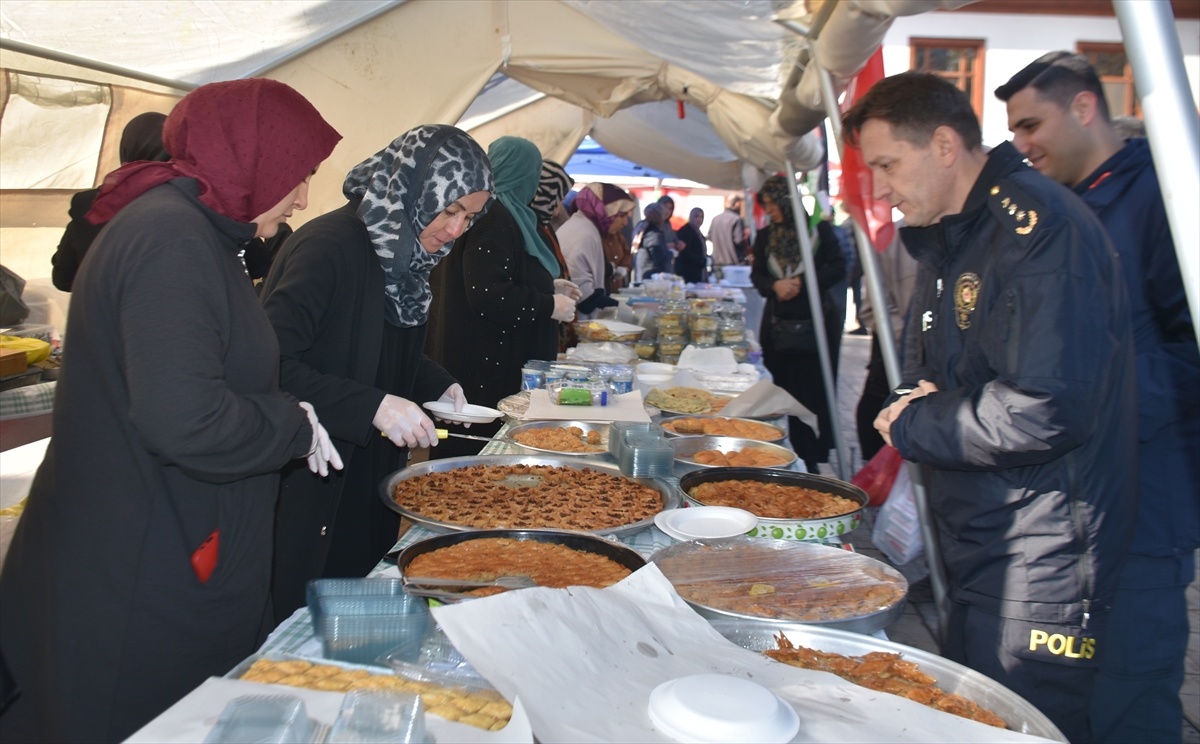Filistin İçin Kermes Düzenlendi