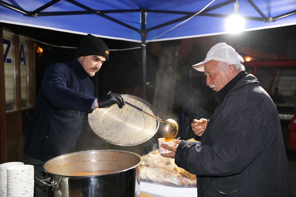 Vezirköprü\'de Sıcak Çorba İkramı