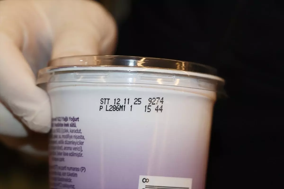 Yalova\'da Market Denetimi: Süresi Geçmiş Ürünler Toplatıldı