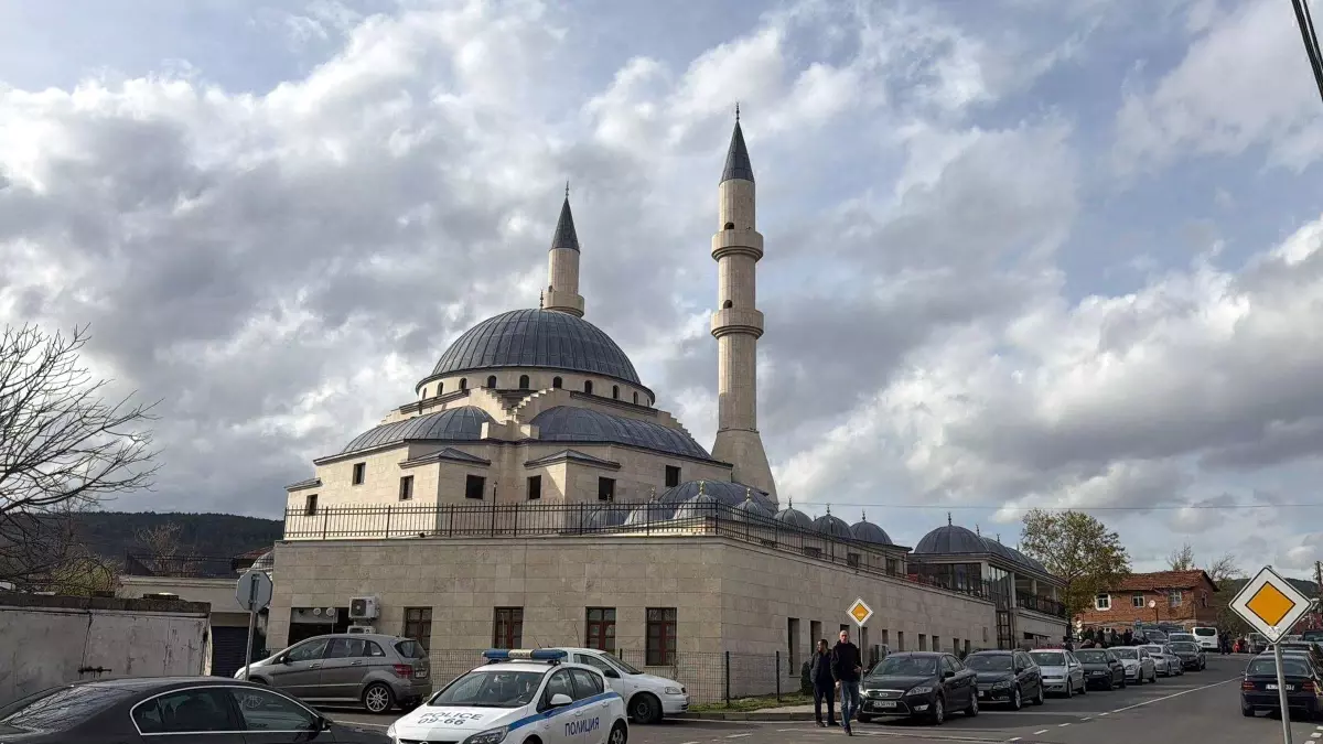 Bulgaristan\'da yaptırılan Kırcaali Yeni Cami, törenle açıldı