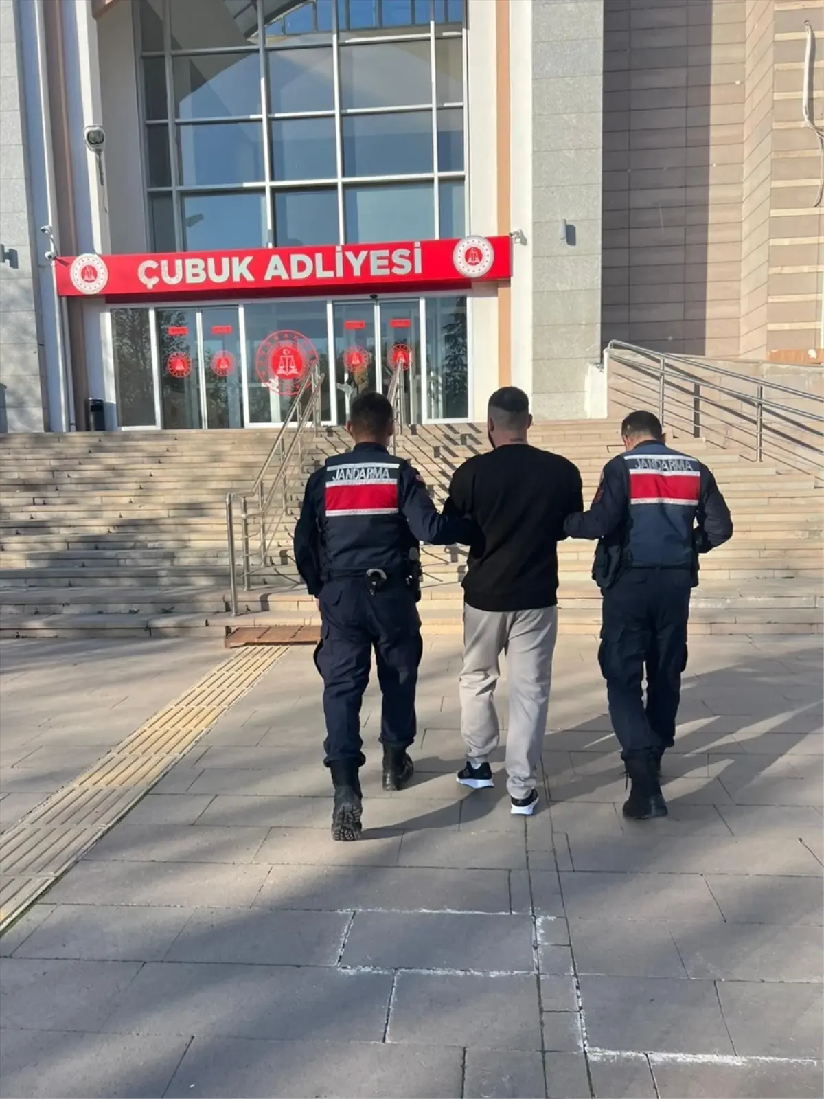 Çubuk\'ta Uyuşturucu Operasyonu: Bir Tutuklama