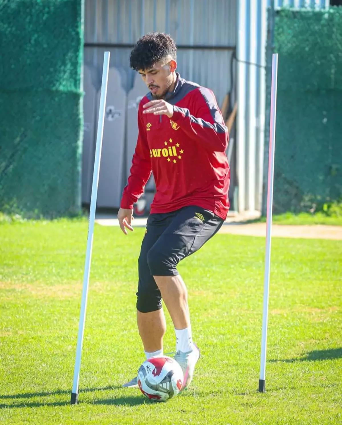 Göztepe\'de Savunma Değişikliği!