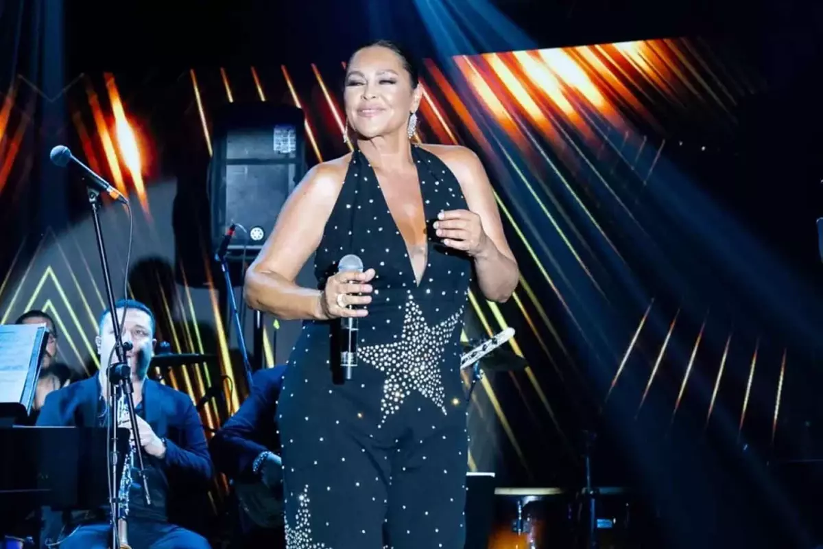 Hülya Avşar\'dan setlere dönüş sinyali