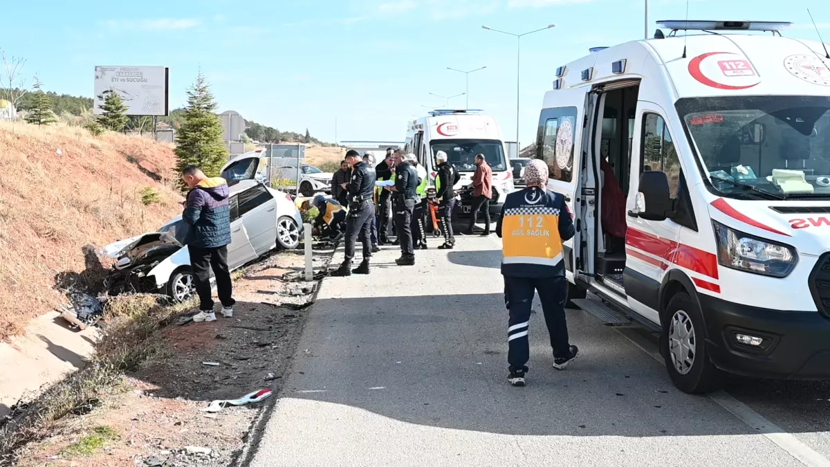 Kırıkkale\'de Trafik Kazası: 8 Yaralı