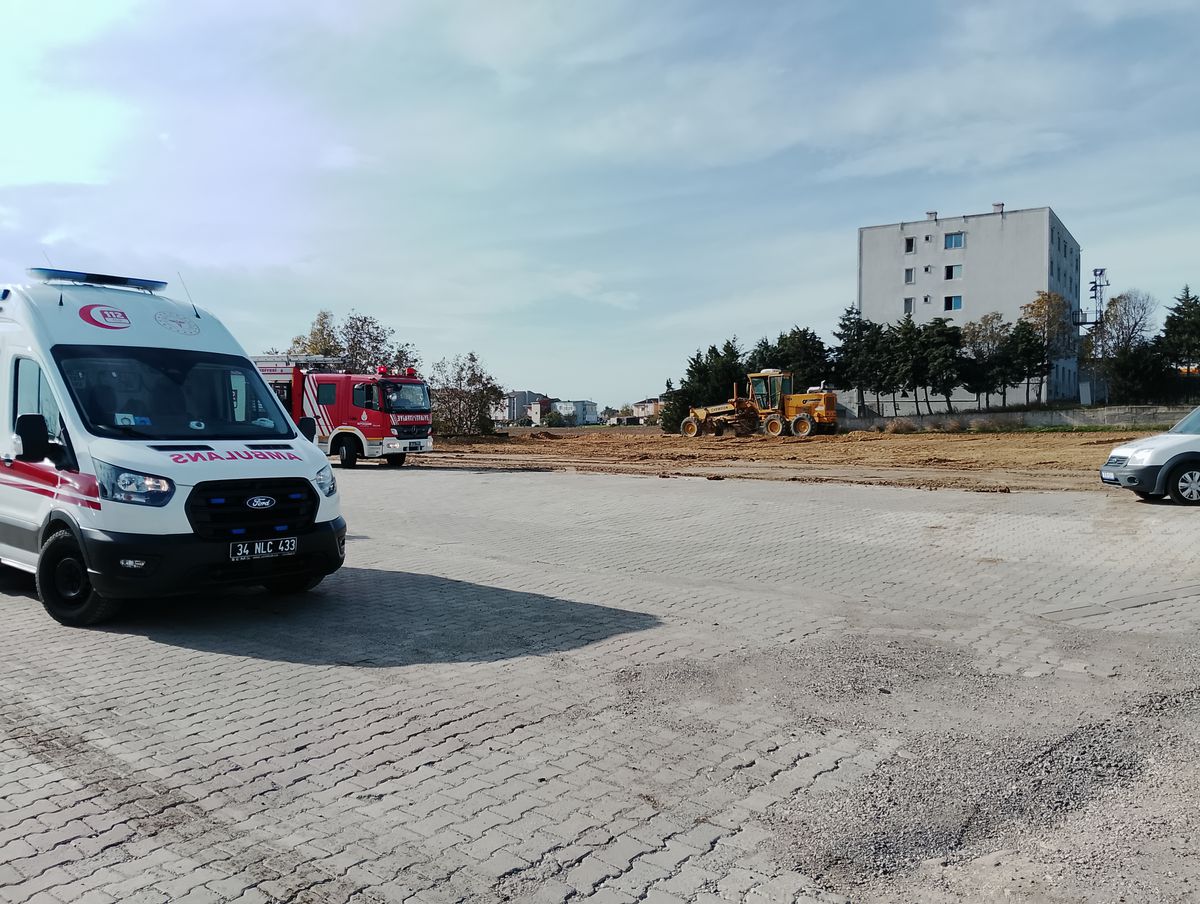 Silivri\'de Otomotiv Yedeğinde Yangın