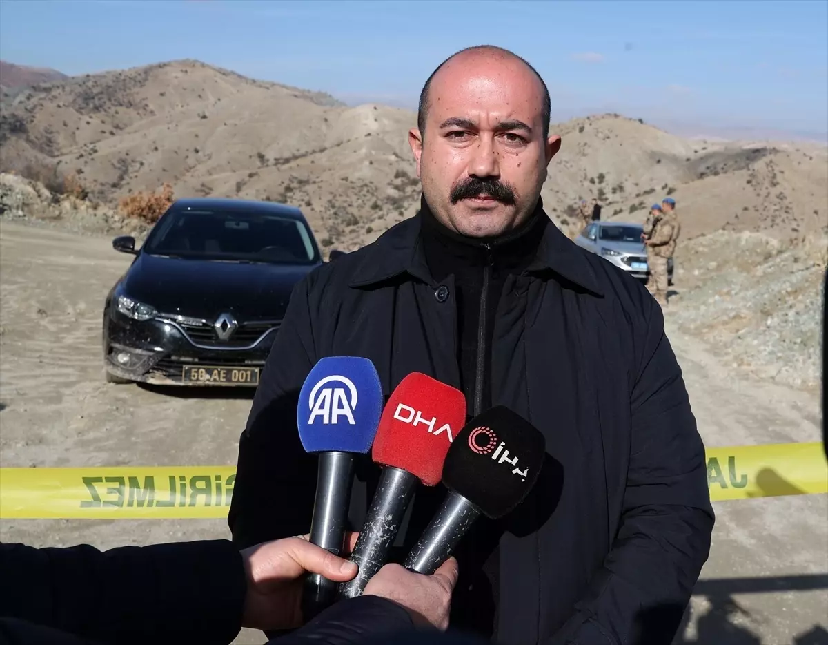 Divriği\'de Maden Ocağında Göçük: Kurtarma Çalışmaları Devam Ediyor