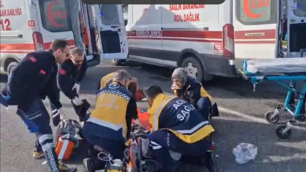 Düzce\'de Taksi Çarpması: 82 Yaşındaki Adam Hayatını Kaybetti