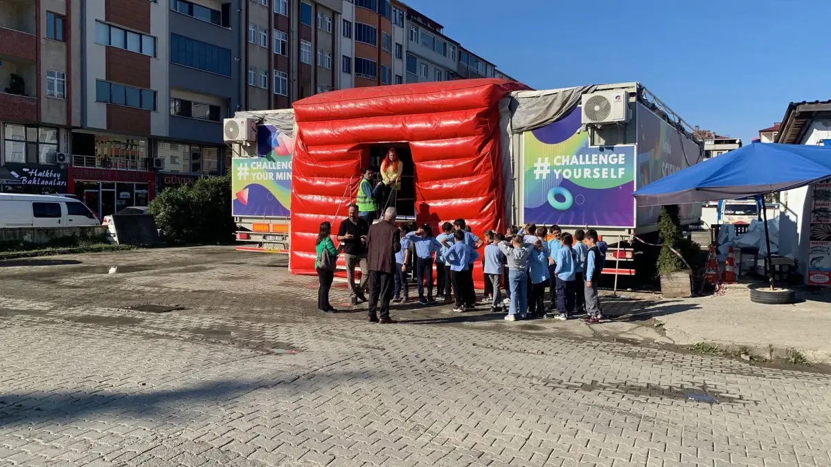 Of\'ta Bilim TIR\'ı Öğrencilerin İlgi Odağı