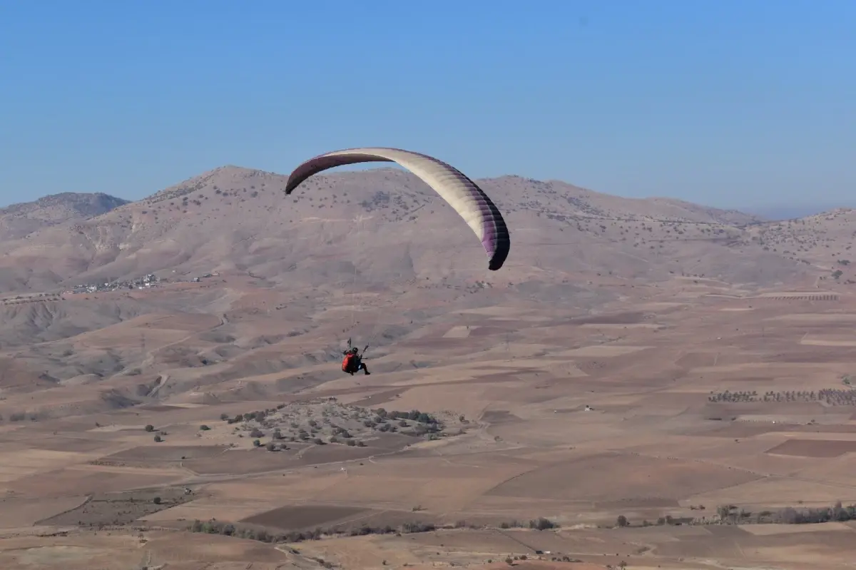 Gercüş\'te Yamaç Paraşütü Etkinliği